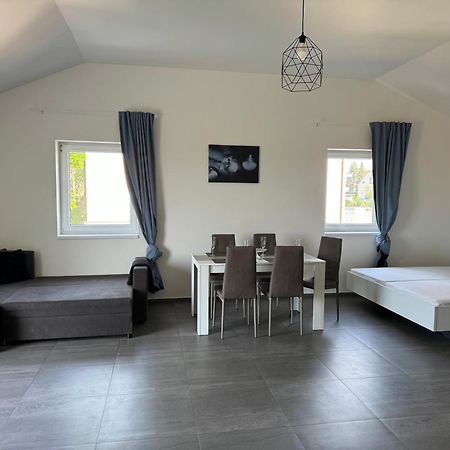 Apartman Byt 75M2 Klid Priroda Pro Rodinu Prag Eksteriør billede