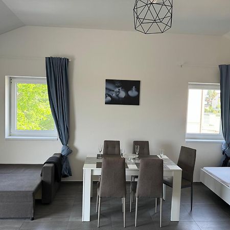Apartman Byt 75M2 Klid Priroda Pro Rodinu Prag Eksteriør billede